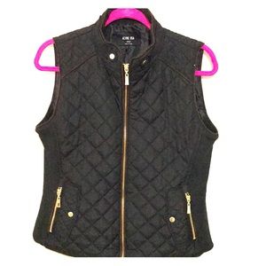 Size M women’s black quilted vest